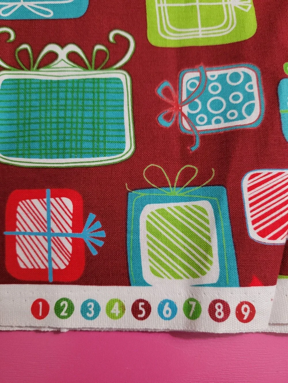 Merry Holiday M' Liss Retro Inspired Gift Theme Sewing Fabric 2 Yards (1493)
